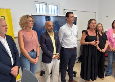 Aránzazu Martín visita el Punto Vuela de la barriada de El Barranquete en Níjar gestionado por FAAM