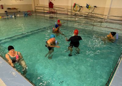 FAAM impulsa la rehabilitación terapéutica en el agua para mejorar la calidad de vida de más de treinta personas con discapacidad