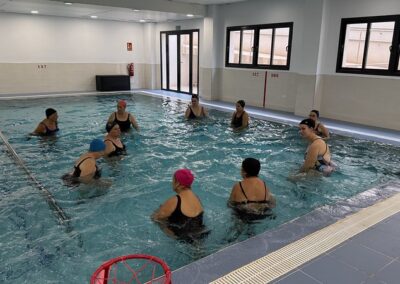 Una treintena de mujeres con discapacidad mejoran su estado físico y emocional a través de la rehabilitación en el agua